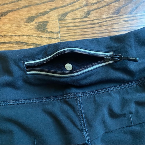 🏃🏻‍♀️Lululemon Black Shorts - Picture 8 of 9